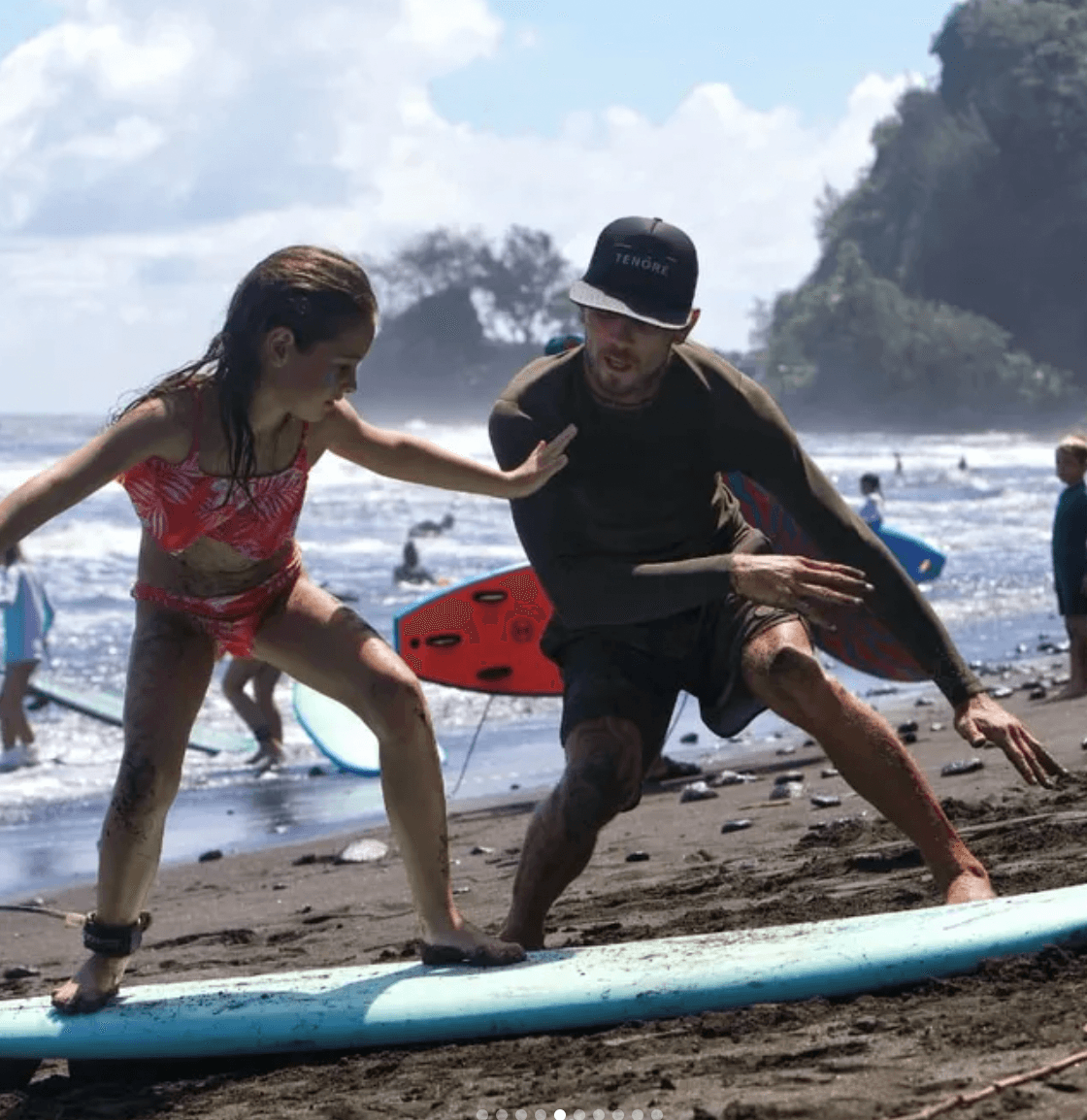 Premiers pas dans le surf avec Moana Domenech